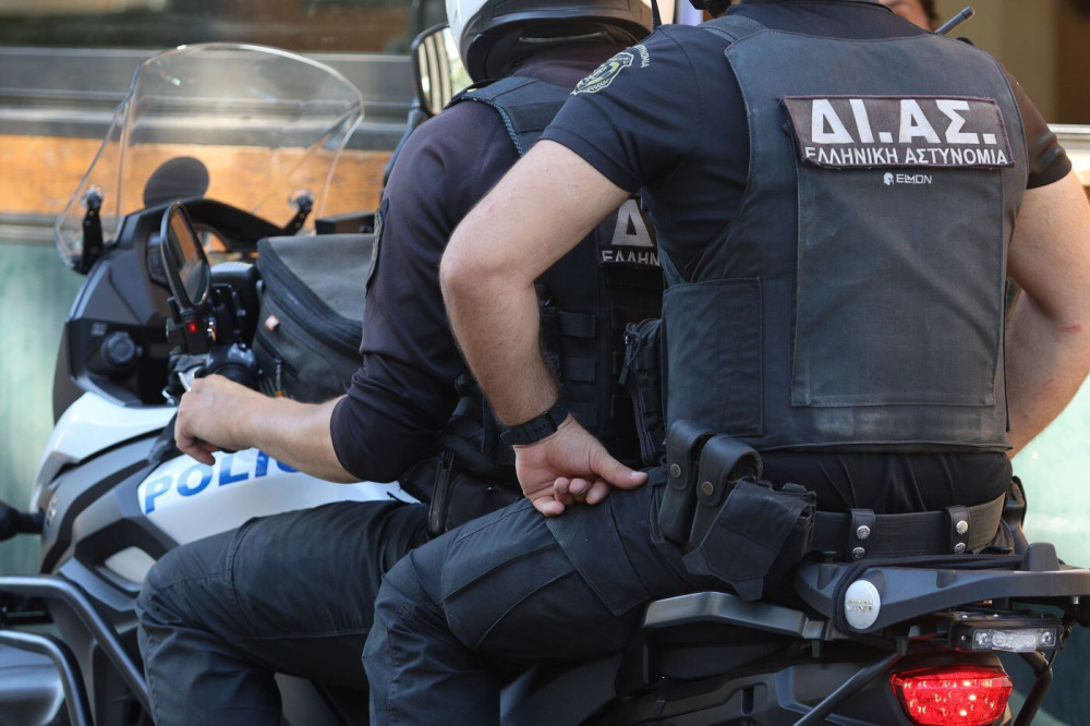 Ληστεία σε τράπεζα στην Κατοχή Μεσολογγίου: βρέθηκαν οι μοτοσικλέτες των δραστών