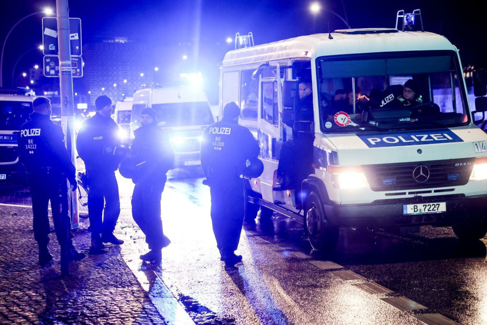 Βερολίνο: επίθεση με μαχαίρι κοντά στο Μνημείο του Ολοκαυτώματος- Διέφυγε ο δράστης