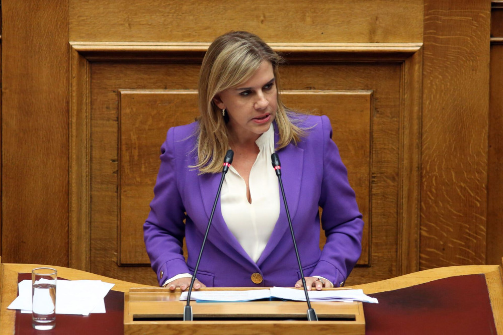 Ζωή Ράπτη στο «Μανιφέστο»: Η αλήθεια θα λάμψει, αλλά όχι στα κομματικά πεζοδρόμια