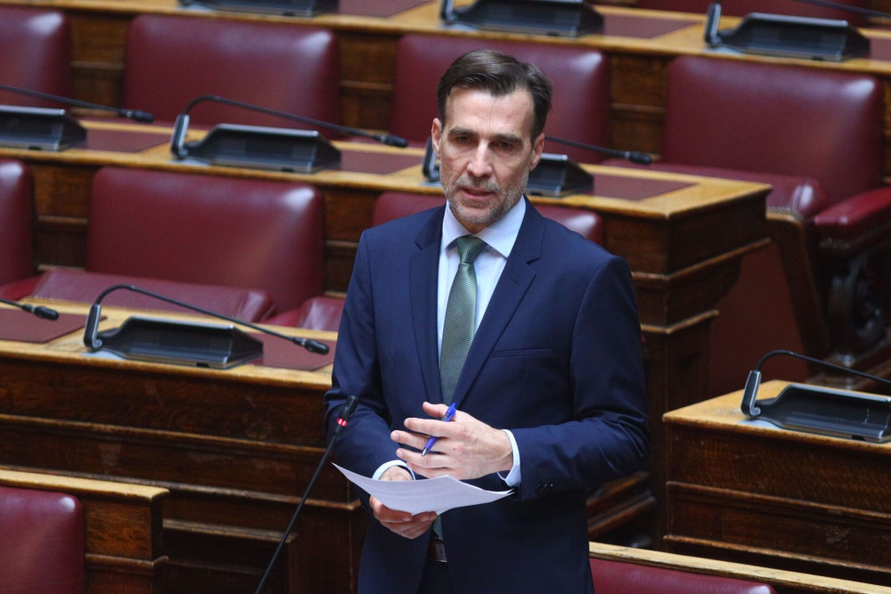 «Εμφύλιος» των αριστερών τρολ με αφορμή την… κωλοτούμπα Χουρδάκη
