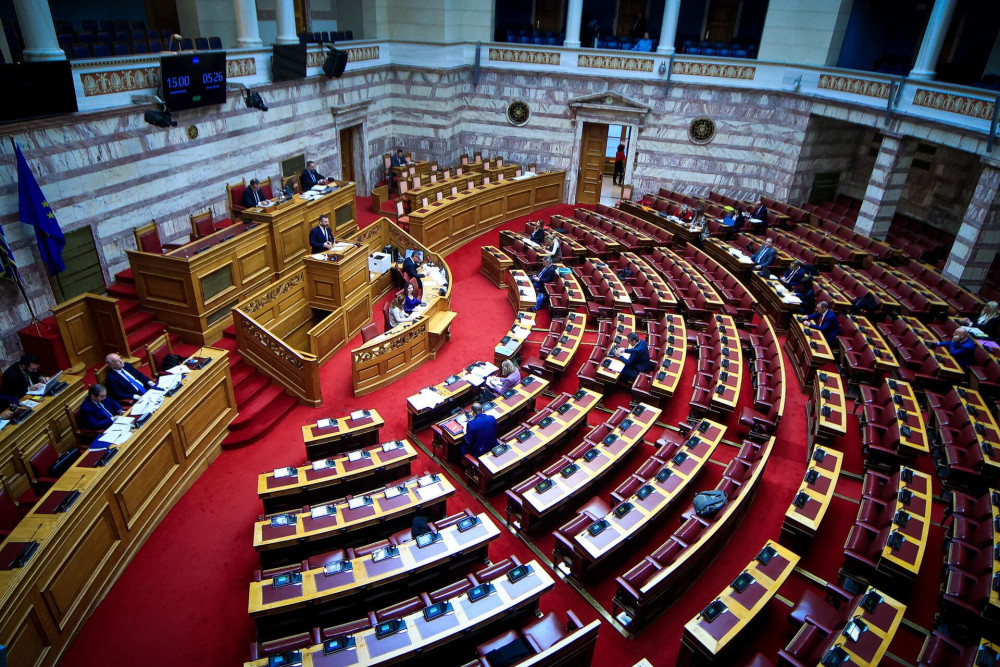 Βουλή: ψηφίστηκε το νομοσχέδιο για την ενδοοικογενειακή βία