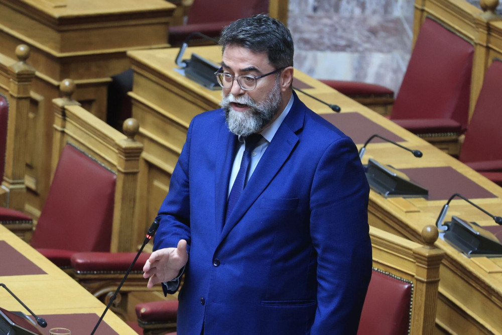 Βουλή: ένταση μεταξύ Βασίλη Οικονόμου και Ζωής Κωνσταντοπούλου για τα Τέμπη
