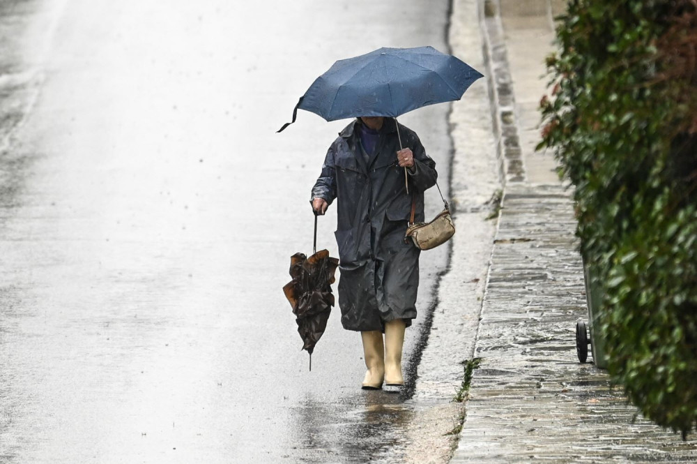 Καιρός: άστατος με βροχές και καταιγίδες – Έως 19°C η θερμοκρασία το Σάββατο