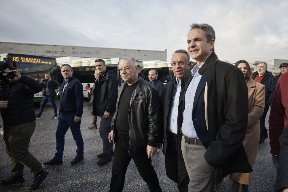 Κυριάκος Μητσοτάκης: Καινούργια λεωφορεία έως τα μέσα του 2025 - Αύξηση δρομολογίων