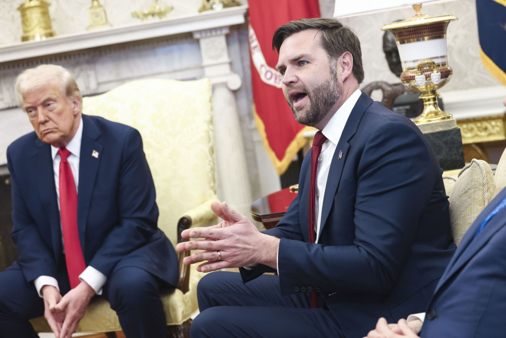 Τζέι ντι Βανς: Οι ΗΠΑ πιέζουν για κρίσιμη σύνοδο Τραμπ-Πούτιν-Ζελένσκι, ξεπερνώντας το «όχι» της  Ρωσίας