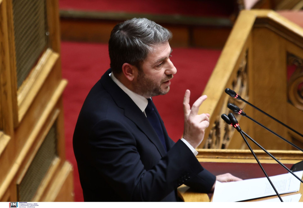 Σύντροφοι, σταματήστε την πλάκα στον Ανδρουλάκη