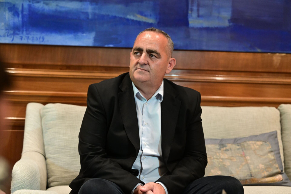 Φρέντι Μπελέρης στην Κομισιόν: Τα θεμελιώδη δικαιώματα των Ελλήνων στην Αλβανία καταπατώνται συστηματικά