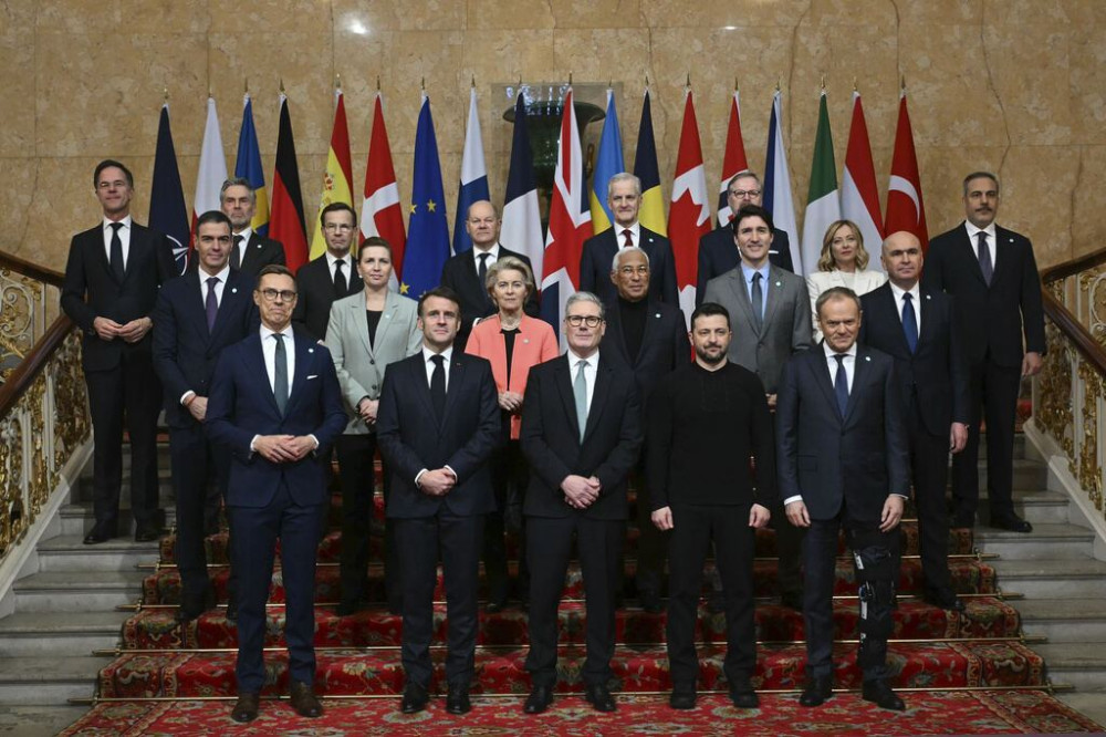 Σύνοδος Κορυφής - Στάρμερ σε Ζελένσκι: Είμαστε όλοι στο πλευρό σας