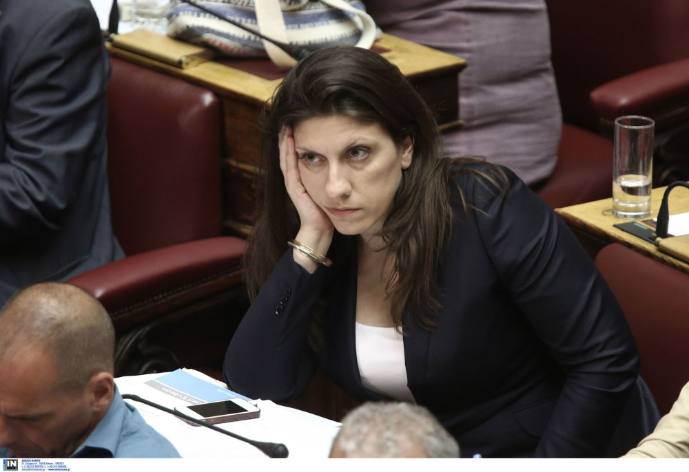 Ξέσπασε πόλεμος Ζωής με ΣΥΡΙΖΑ: Τσαλαβουτάει σε ακροδεξιές λάσπες, λέει ο Καραμέρος