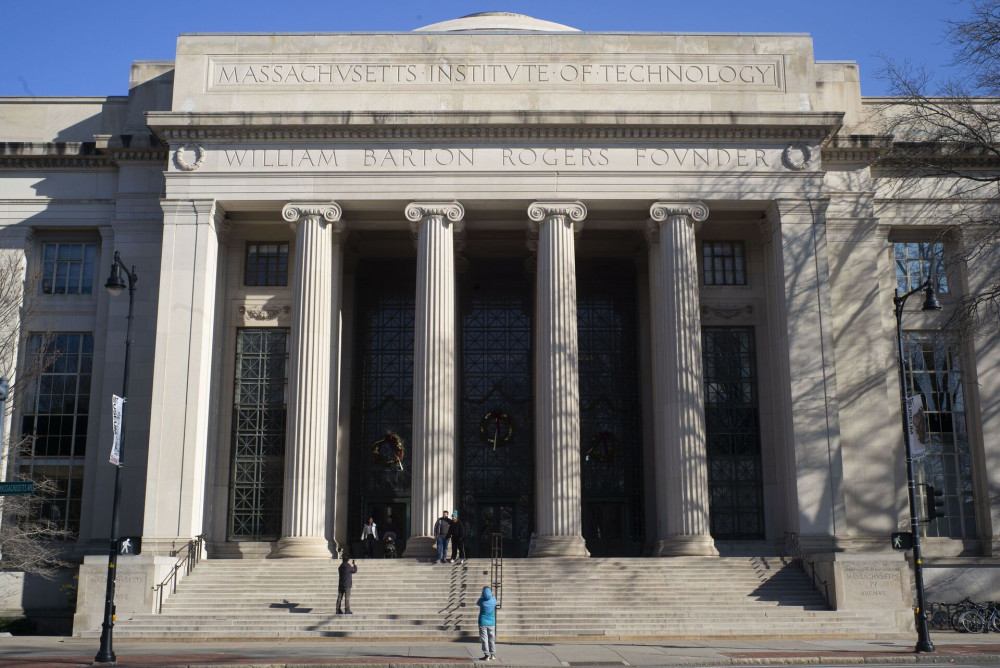 Harvard και Yale ανάμεσα στα 132 ξένα πανεπιστήμια που θέλουν να έρθουν στην Ελλάδα (λίστα)