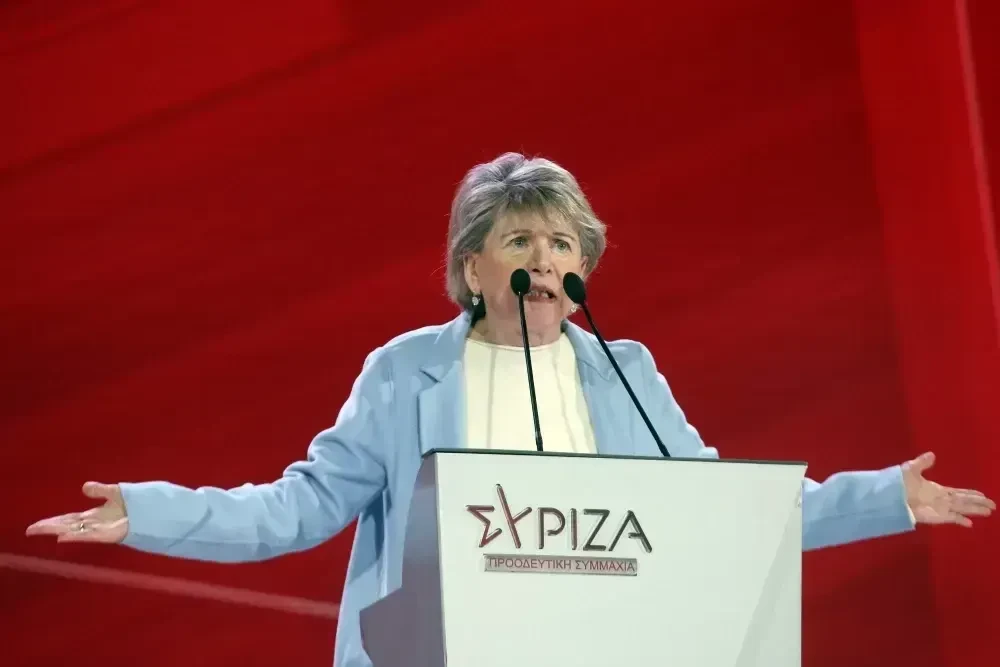 Η μητέρα του μαθητή που παρέλασε στη Λαμία απαντά στην Ακρίτα: Του κόβει τα φτερά