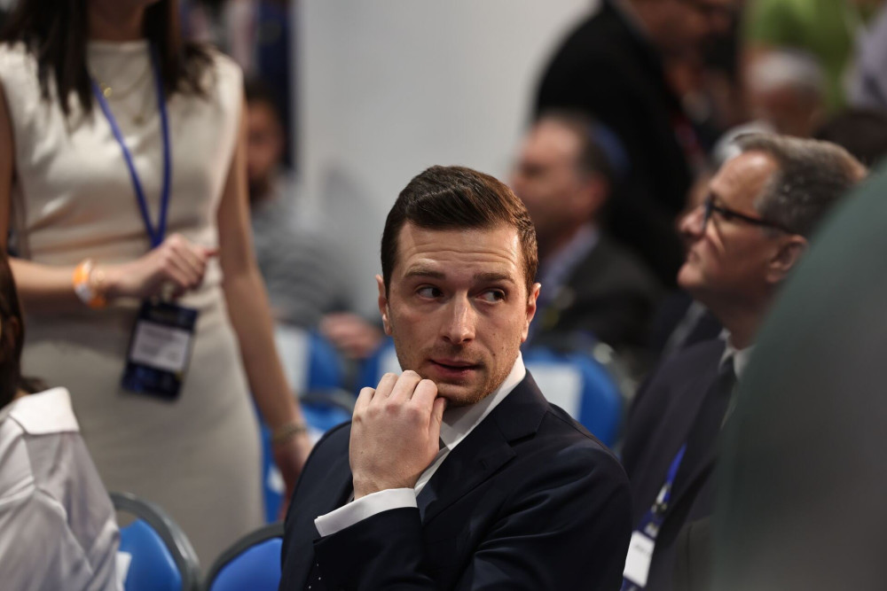 Politico: η καταδίκη Λεπέν προκαλεί αλυσιδωτές πολιτικές αντιδράσεις στη Γαλλία