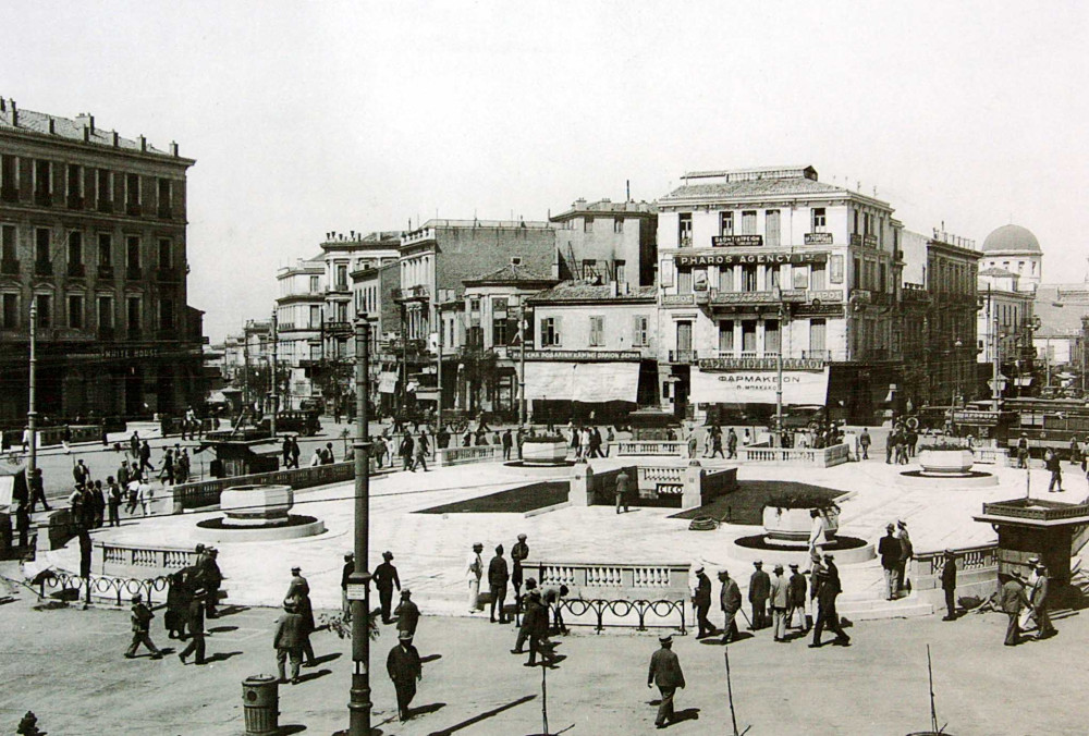 Αμαξάδα στην παλιά Αθήνα με «Αντεροβγάλτες» και «Μαρίκες»