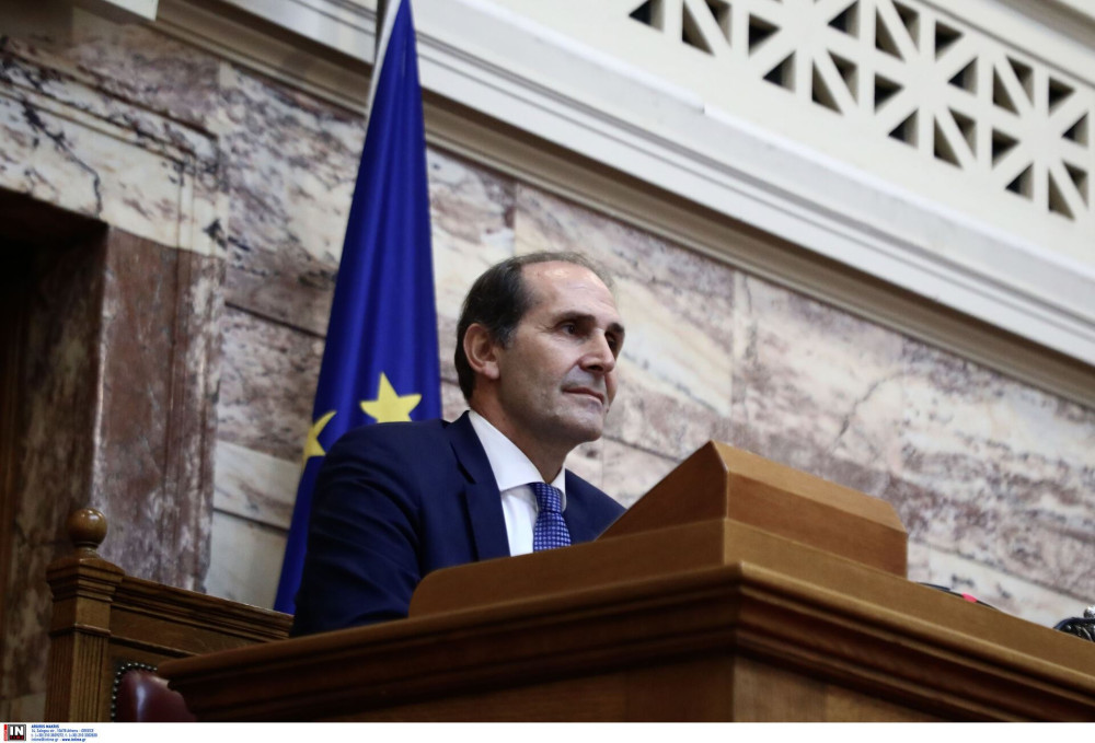 Πέθανε ο Απόστολος Βεσυρόπουλος - Υπέστη ανακοπή καρδιάς