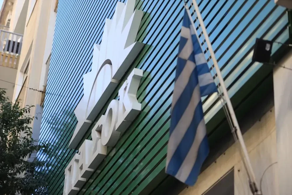Το ΠΑΣΟΚ φοβάται να αγγίξει το ιερό τοτέμ της μονιμότητας