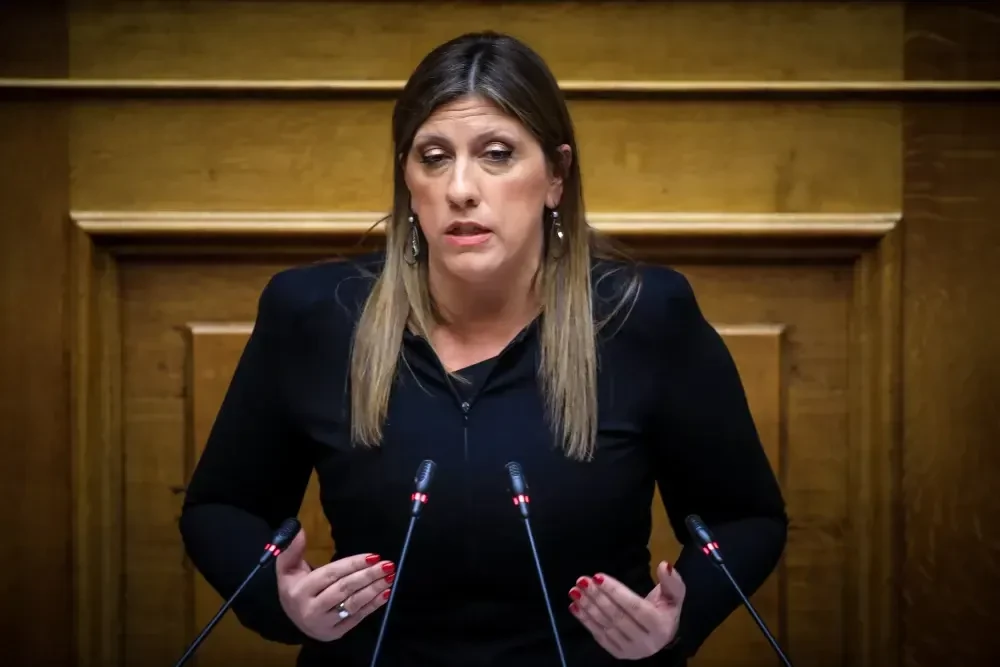 Σε πανικό η Κωνσταντοπούλου: Αποδομούνται τα fake news για τα Τέμπη και ζητάει φυλακή για τον Μητσοτάκη