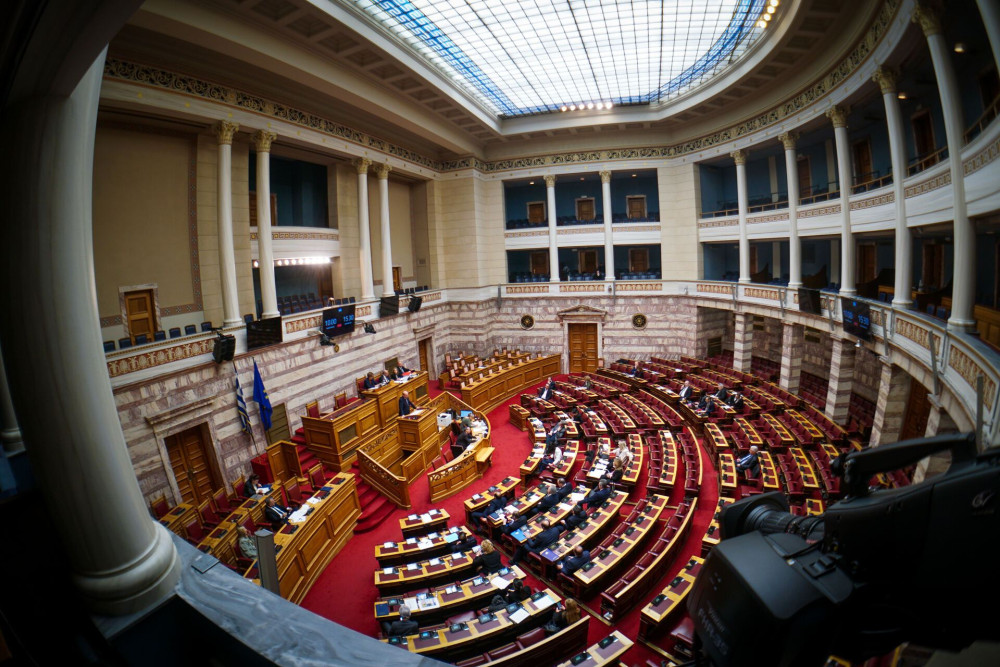 Οι Έλληνες αντιμέτωποι και πάλι με το τέρας του λαϊκισμού