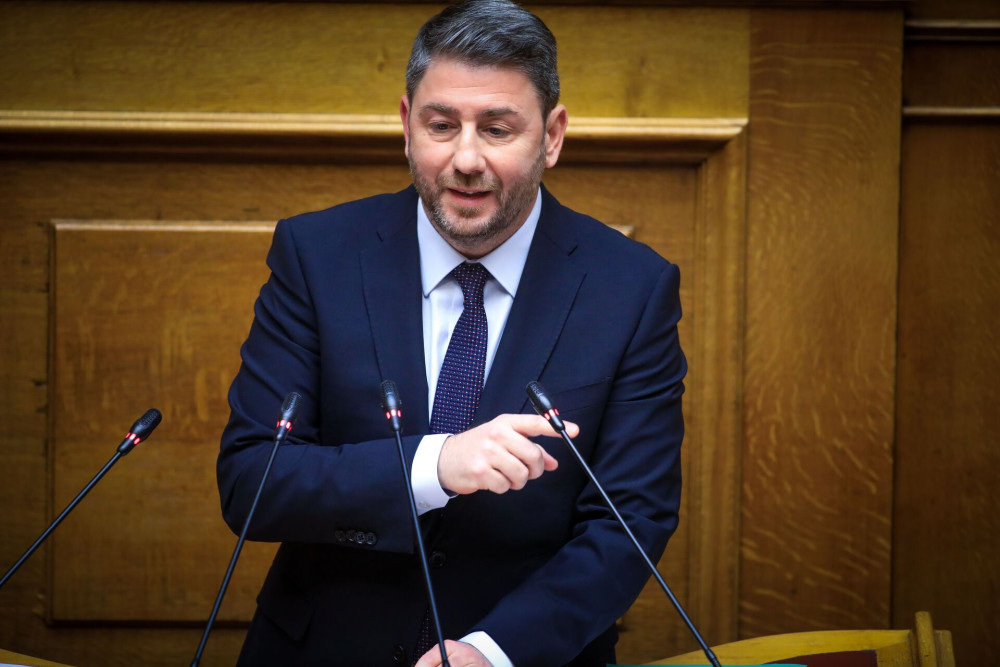 Κομπάρσος στην παράσταση της Ζωής ο Ανδρουλάκης: έκανε το ΠΑΣΟΚ ουρά της