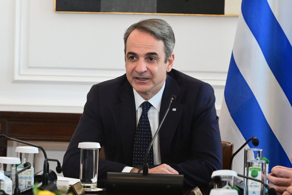 Κυριάκος Μητσοτάκης: Κάποιοι προτιμούν να πετροβολούν τη δημοκρατία από το πεζοδρόμιο