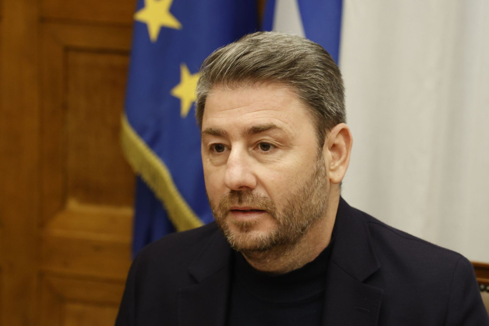 Ανδρουλάκης: φταίνε τα media που βλέπει την πλάτη της Κωνσταντοπούλου (video)