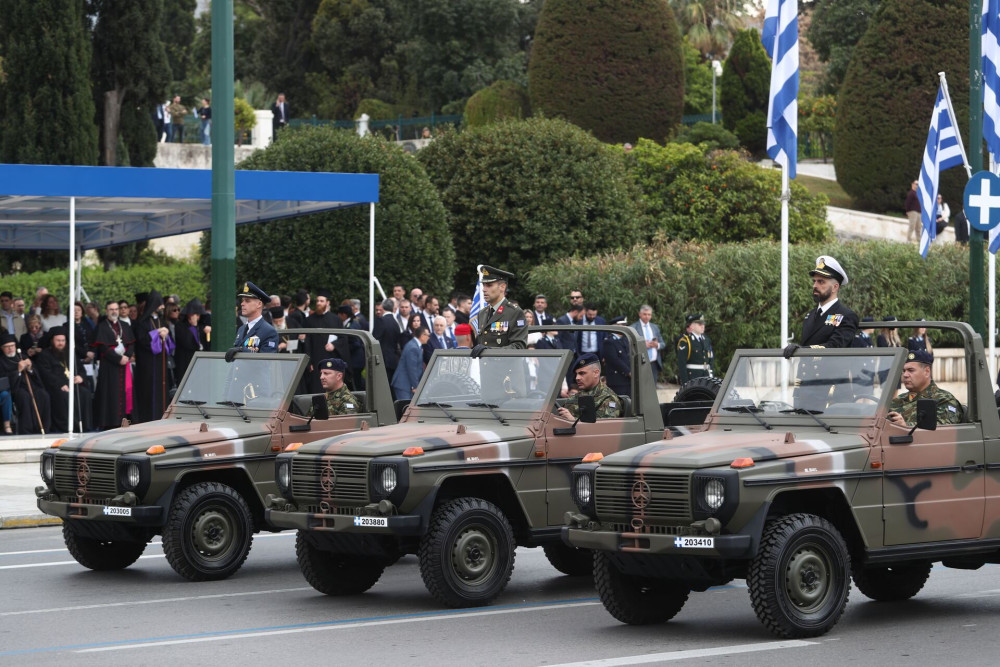 25η Μαρτίου: μεγαλειώδης στρατιωτική παρέλαση στο Σύνταγμα