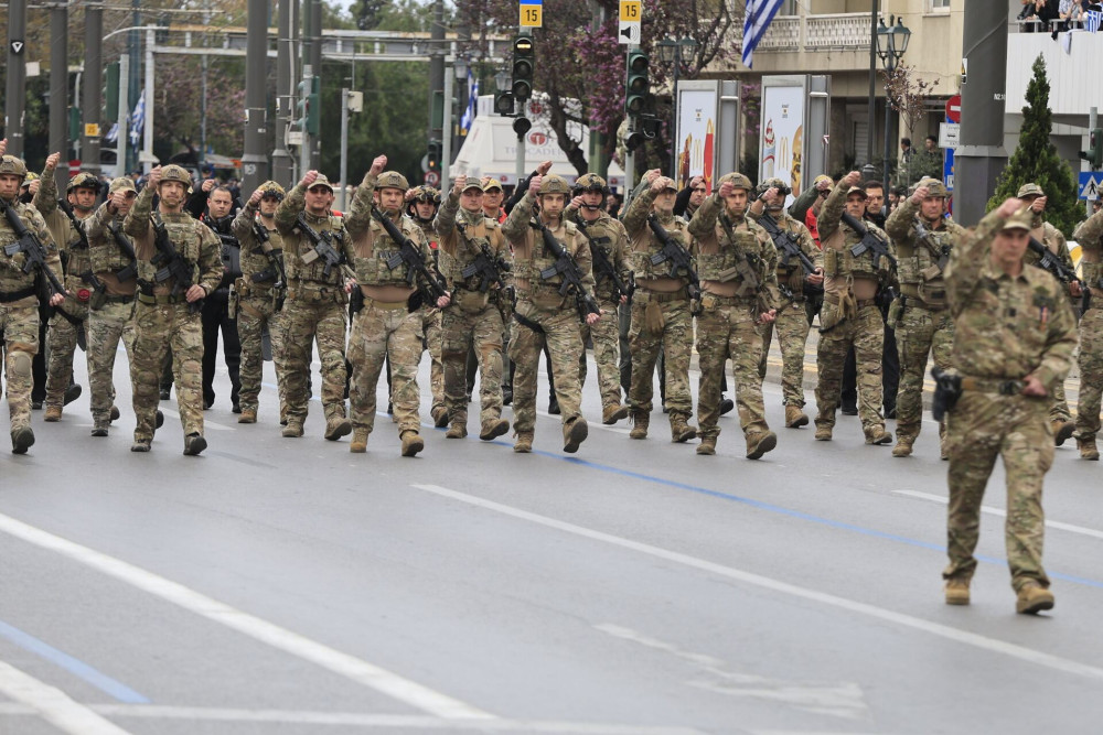 Σημαντικές αυξήσεις για τους ενστόλους - Ανακοινώσεις από Δένδια
