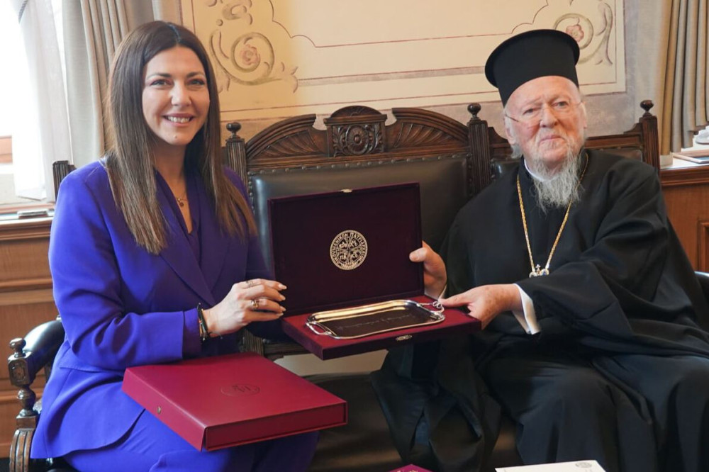 Ζαχαράκη: Πηγή ελπίδας, αισιοδοξίας και πνευματικής δύναμης η συζήτηση με τον Οικουμενικό Πατριάρχη
