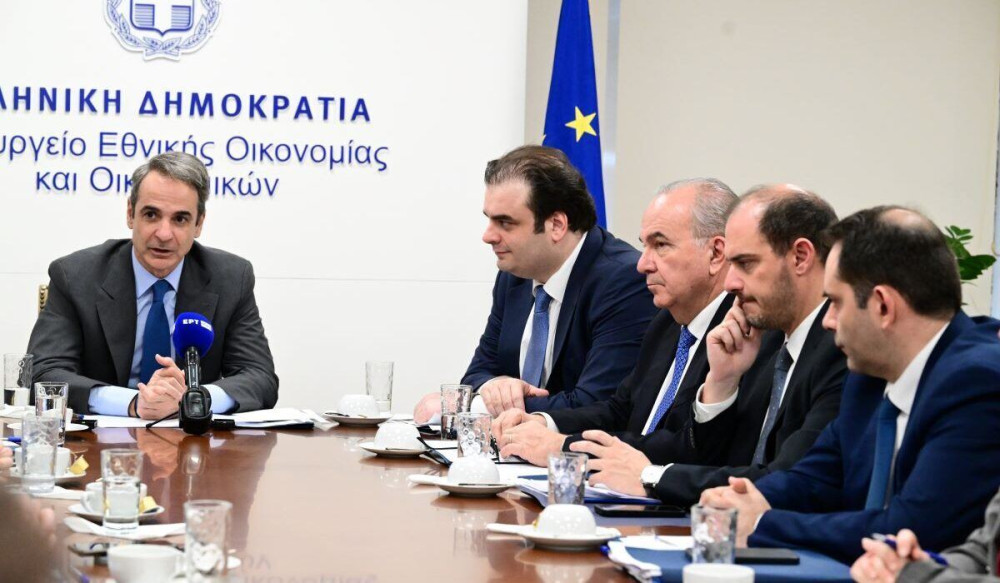 Συναγερμός στην Αθήνα για τις επιπτώσεις των δασμών Τραμπ – Στο τραπέζι μέτρα θωράκισης της οικονομίας
