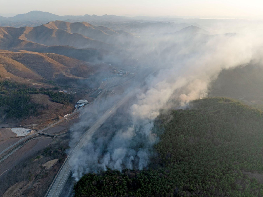 Νότια Κορέα: Τουλάχιστον 30 νεκροί από φονικές πυρκαγιές (video)