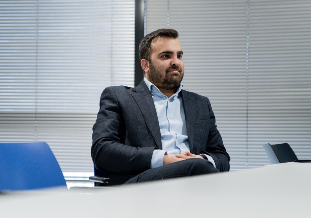 Ορφέας Γεωργίου: «Σας πειράζει η αλήθεια που προβάλλει η Ομάδα Αλήθειας» [video)