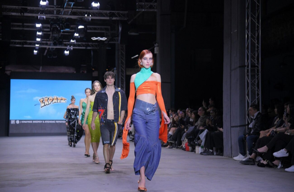 Haute couture και ΣΚΡΑΤΣ στην ίδια πασαρέλα: Ανερχόμενοι σχεδιαστές  στα New Designers Awards (video)