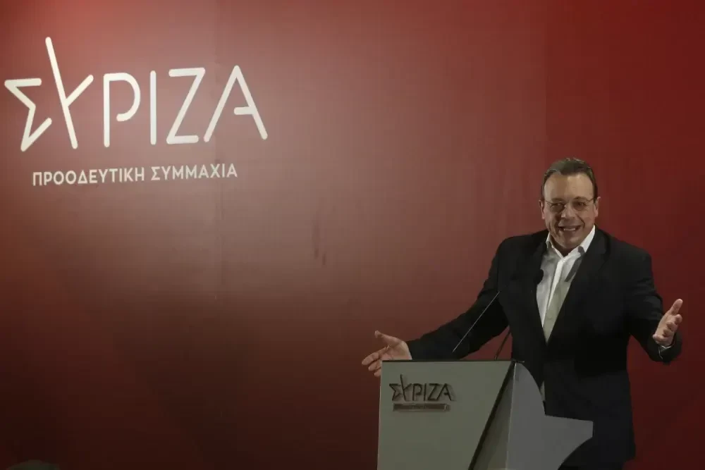 Στο σπίτι του κρεμασμένου δεν μιλάνε για σχοινί, Σωκράτη Φάμελλε