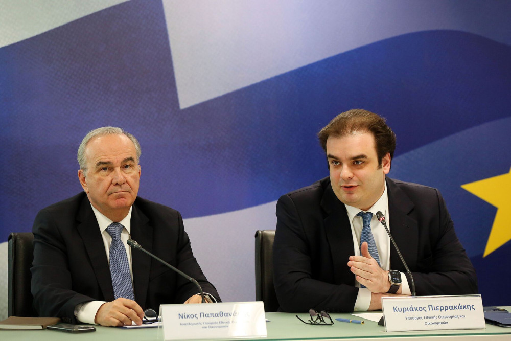 Πιερρακάκης-Παπαθανάσης: Δημοσιονομική σταθερότητα και ανάπτυξη οι δυο πυλώνες της οικονομικής πολιτικής
