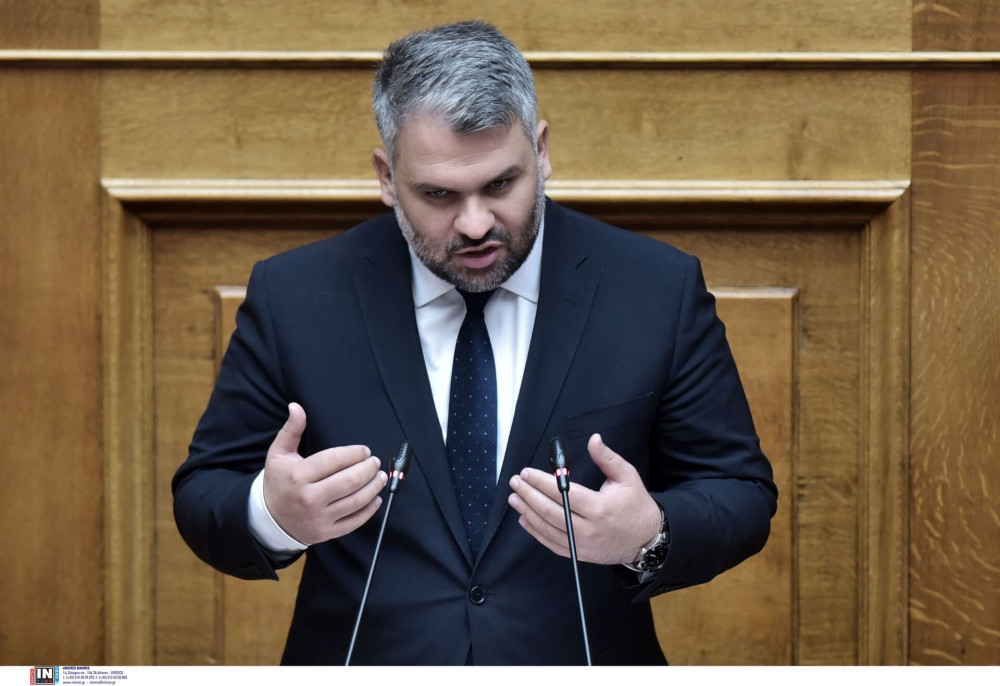Βρεττάκος για ΠΑΣΟΚ: Ας κρίνουν οι πολίτες αν τα 800 ευρώ είναι φιλοδώρημα (video)