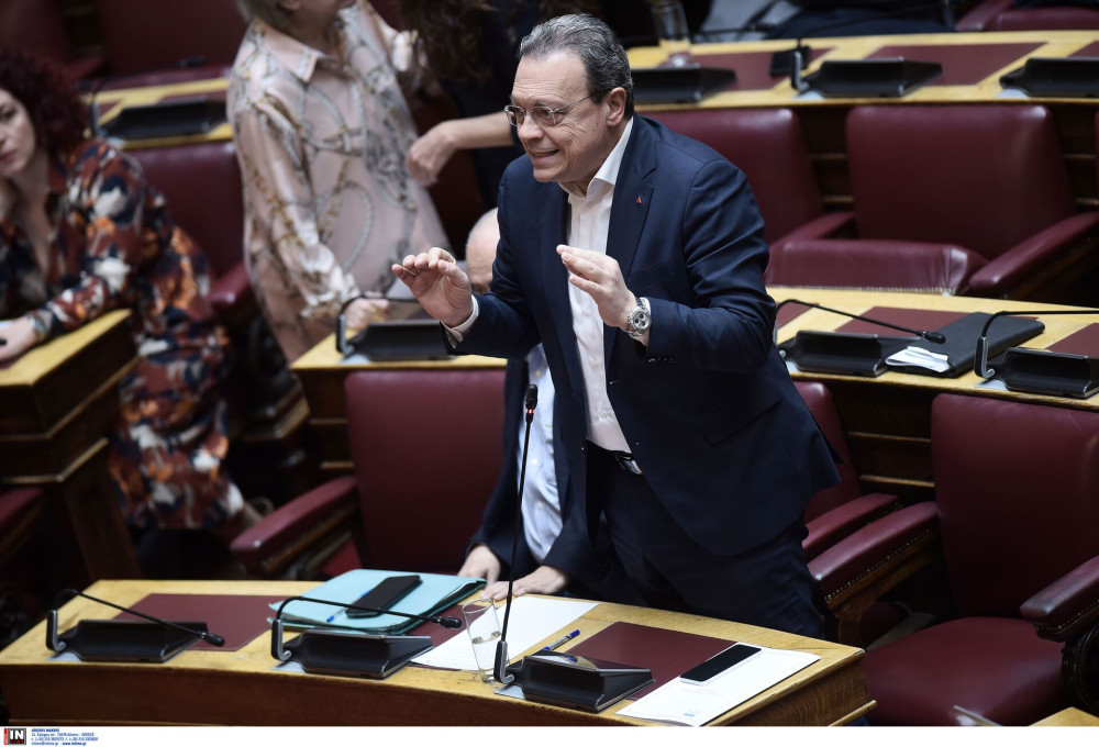 Στην επίθεση ο Φάμελλος: Κατώτερα των περιστάσεων ΠΑΣΟΚ και Νέα Αριστερά