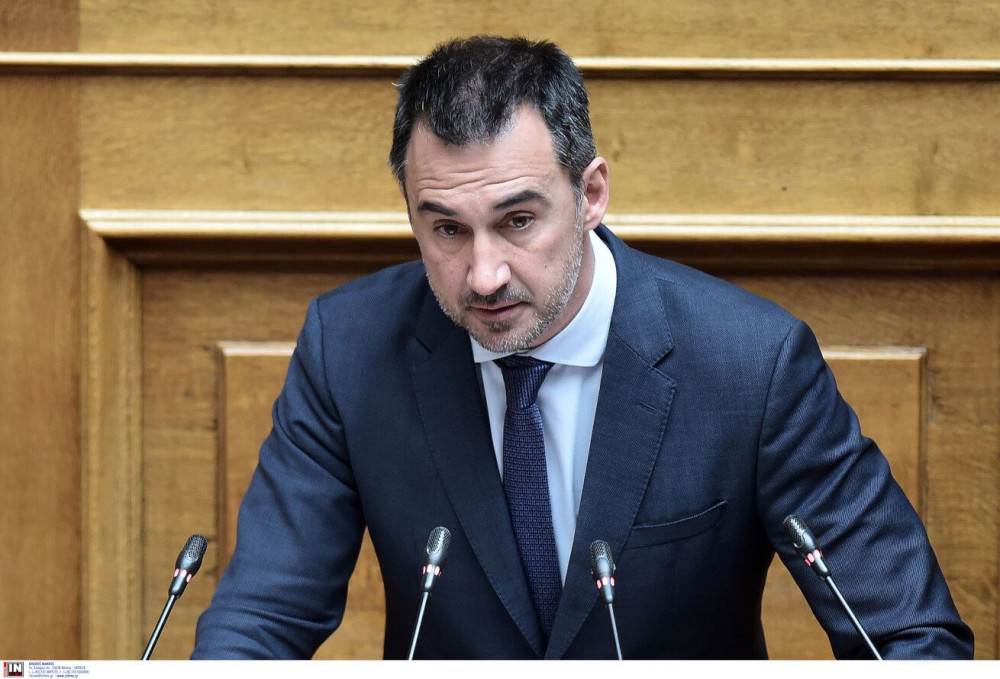 Ο Χαρίτσης δεν πήγε στην κηδεία του Σαββόπουλου για να μη δει τον Άδωνι