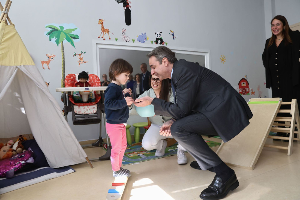Επέκταση στο επίδομα κώφωσης από τον Μητσοτάκη: Δαπάνη 5,5 εκατ. ευρώ (video)