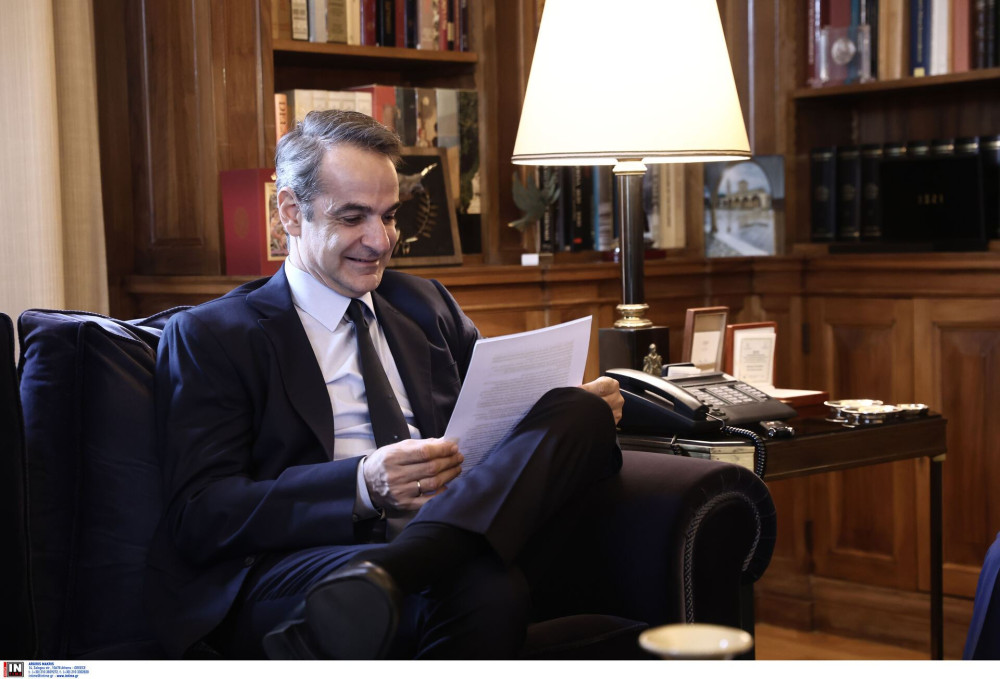 Ο Μητσοτάκης ξέρει να κερδίζει την κοινωνία