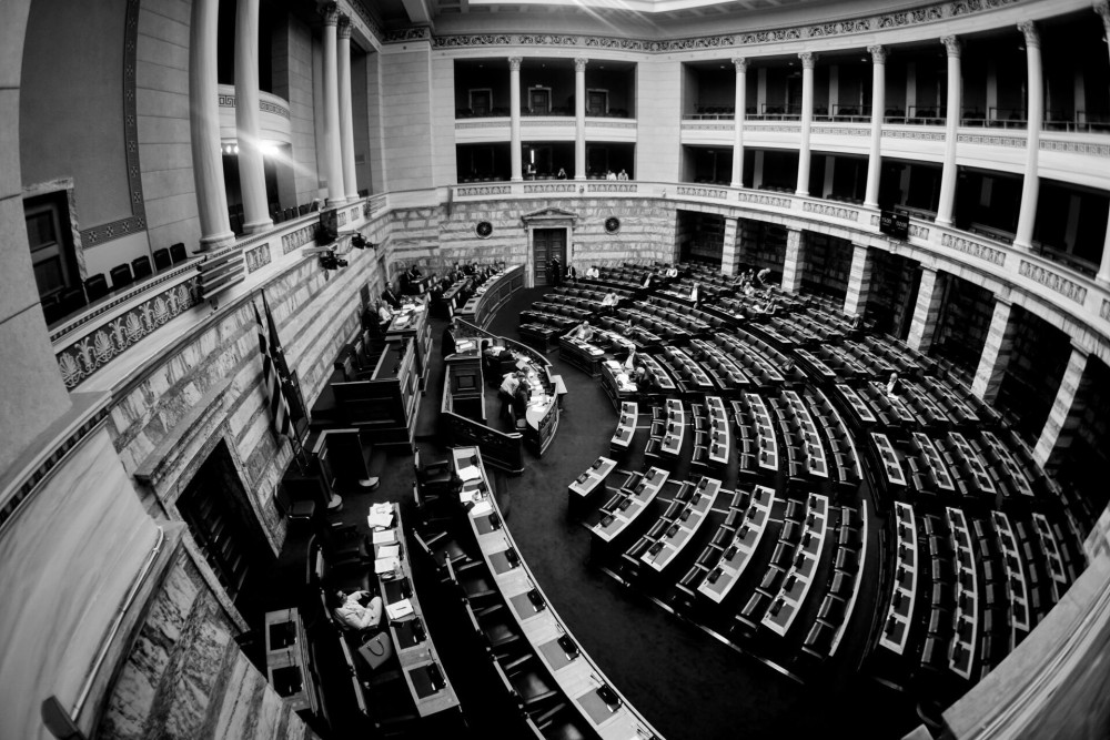 Αντιπολίτευση με… μαγικό ραβδί