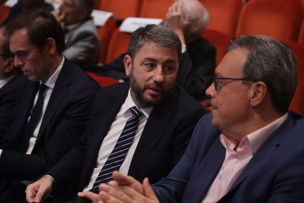ΠΑΣΟΚ-ΣΥΡΙΖΑ: κοινό… μέτωπο λαϊκισμού και τοξικότητας