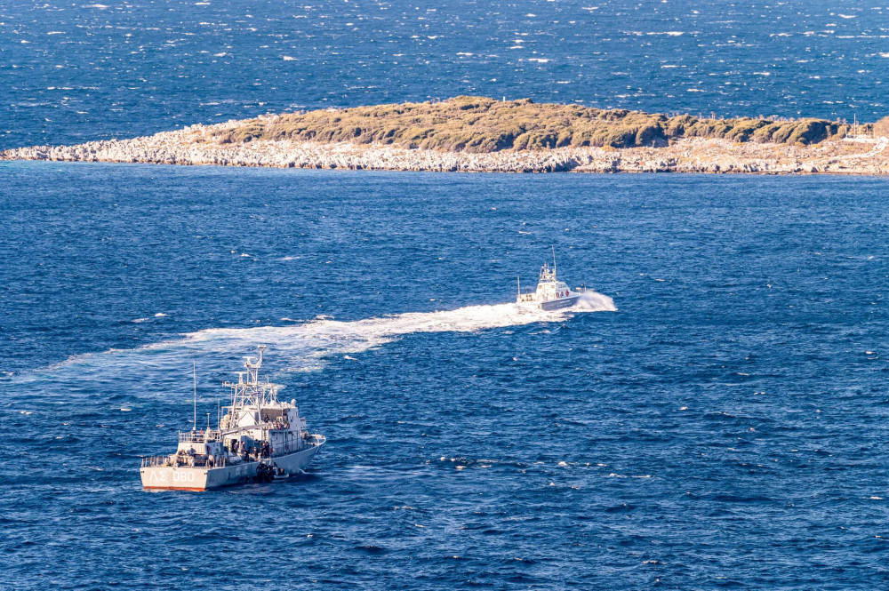 Ταχύπλοο με μετανάστες ακινητοποιήθηκε στη Χίο - Ο διακινητής στα χέρια των Αρχών