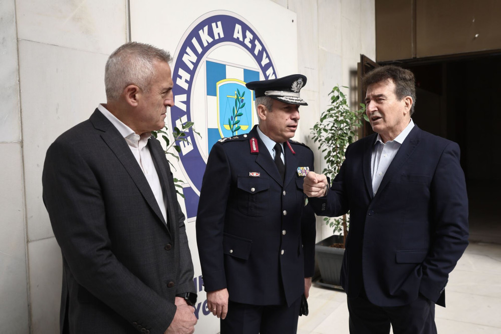 Χρυσοχοΐδης: «Κατακόρυφη μείωση της εγκληματικότητας στα Εξάρχεια – Δεν γίνεται να κάνουμε εκδηλώσεις για μια κατάληψη» (video)