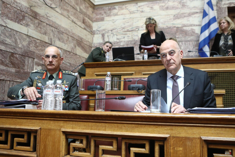 Δένδιας στην Επιτροπή Εξοπλιστικών: «Μας κουνάτε το δάχτυλο επειδή ενημερώνουμε;» για το «σόου αλα Ζωή»