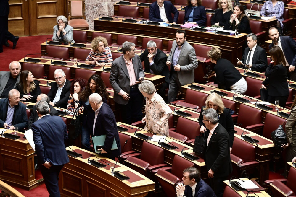 Δίνουν τα ρέστα τους στη Βουλή για το χαμένο σόου που ετοίμαζαν