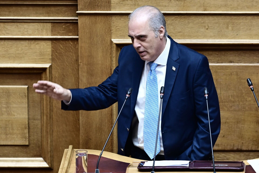 Ξέφυγε ο Βελόπουλος με την Ομάδα Αλήθειας - Κατηγορεί την κυβέρνηση για διαπλοκή με fake news και συκοφαντίες