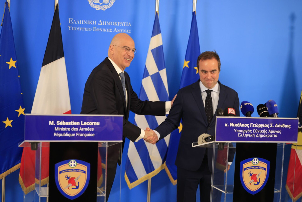 Συνάντηση Δένδια με τον Γάλλο υπουργό Άμυνας: υπέγραψαν σύμβαση για 16 πυραύλους Exocet