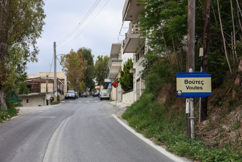 Κρήτη - Βούτες Ηρακλείου: μεγαλώνουν οι ρωγμές στα σπίτια - Τι ερευνούν οι ειδικοί