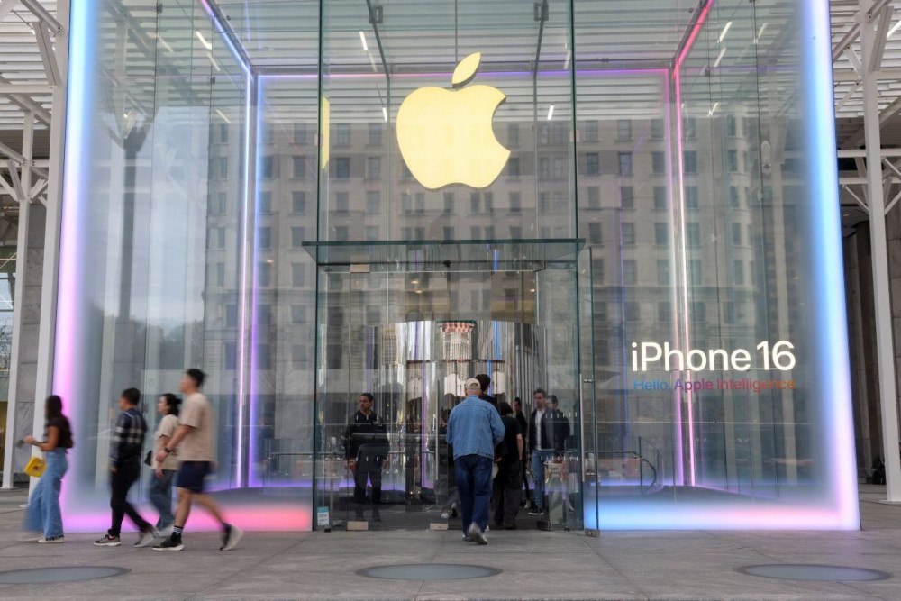 Apple: Μετέφερε με αεροπλάνα 600 τόνους iPhone από την Ινδία για να προλάβει τους δασμούς Τραμπ