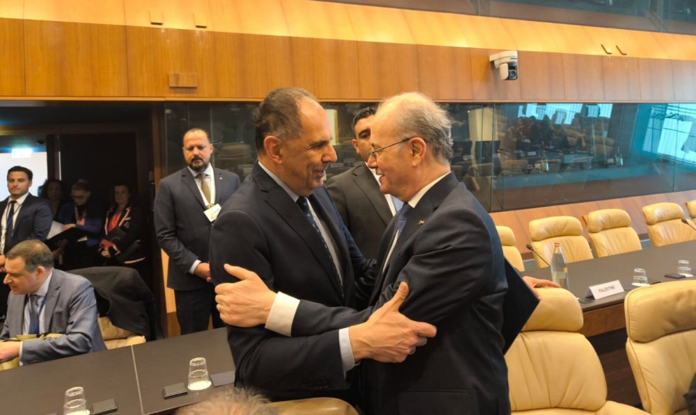 Γεραπετρίτης από το Λουξεμβούργο: Θα πρέπει να ξεκινήσει ο διάλογος για παλαιστινιακό κράτος (video)