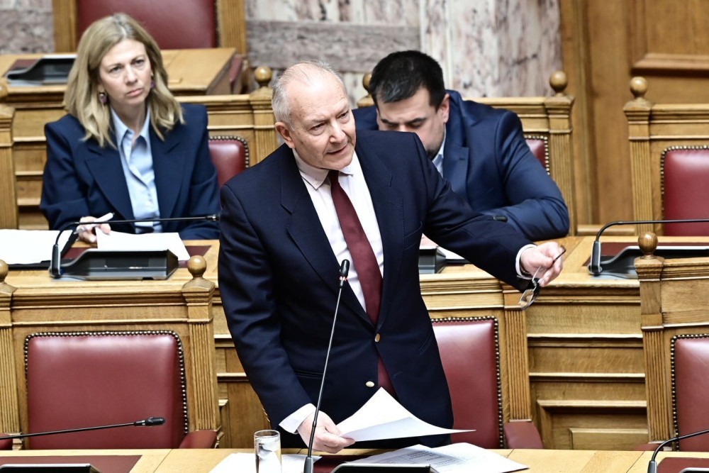 Γκίκας: Ανθρώπινο λάθος και μη τήρηση πρωτοκόλλων πίσω από την προσάραξη του φέρι μποτ στην Εύβοια